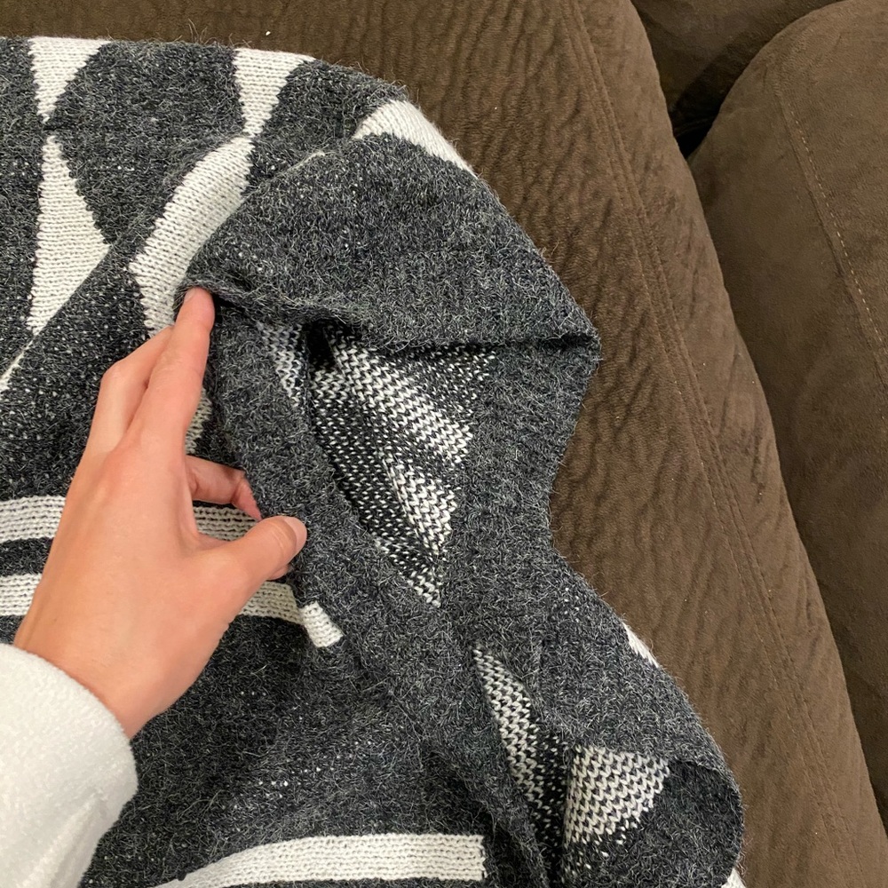 Poncho - Picture 3 of 4